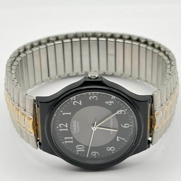 Black & Silver Casio Men’s Watch - Picture 3 of 4